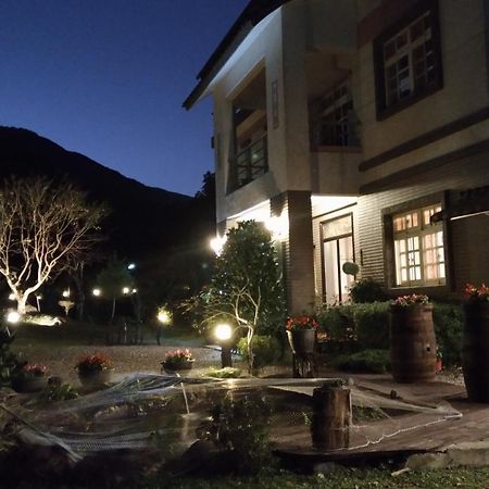 Left Bank Bnb Jiaoxi Luaran gambar
