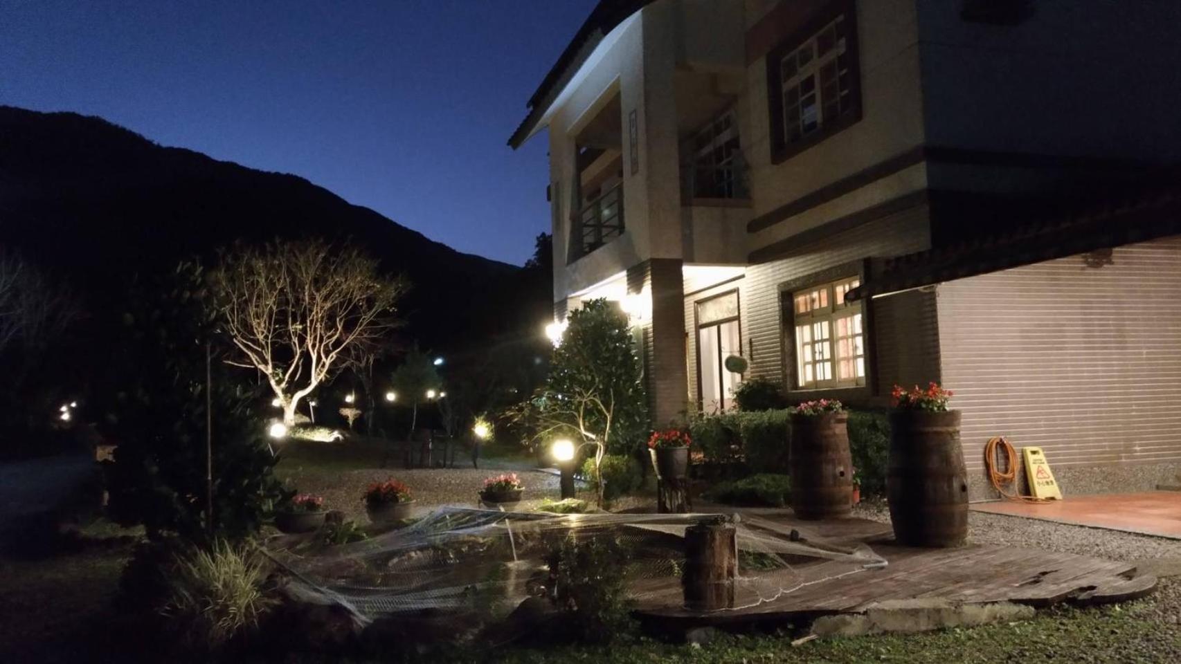 Left Bank Bnb Jiaoxi Luaran gambar