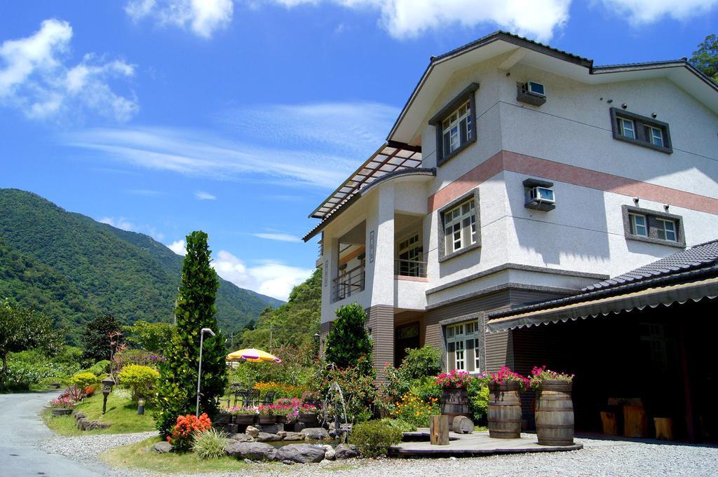 Left Bank Bnb Jiaoxi Luaran gambar